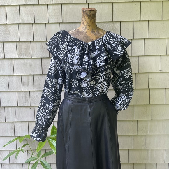 Statement blouse Graffiti Linen 🏴 - Picture 1 of 14